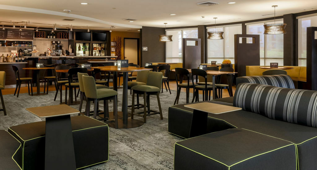 Courtyard By Marriott Potomac Mills Woodbridge Hotel Exterior photo